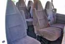 Einzelsitze mit verstellbaren Rückenlehnen des 14-Platz Bus